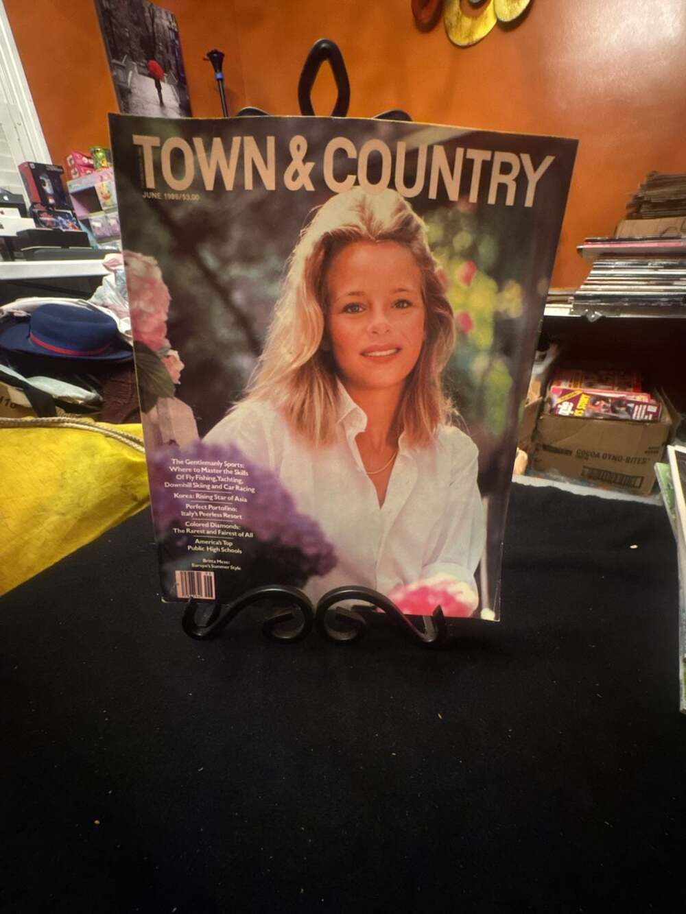 Town & Country Magazine June 1986 Issue